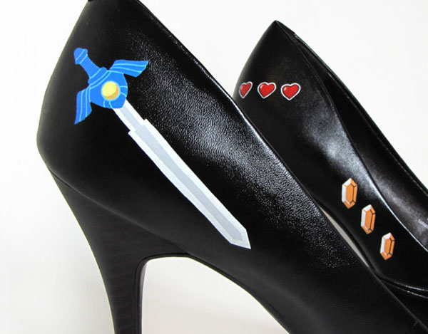 legend-of-zelda-high-heels-pumps-magicbeanbuyer.jpg